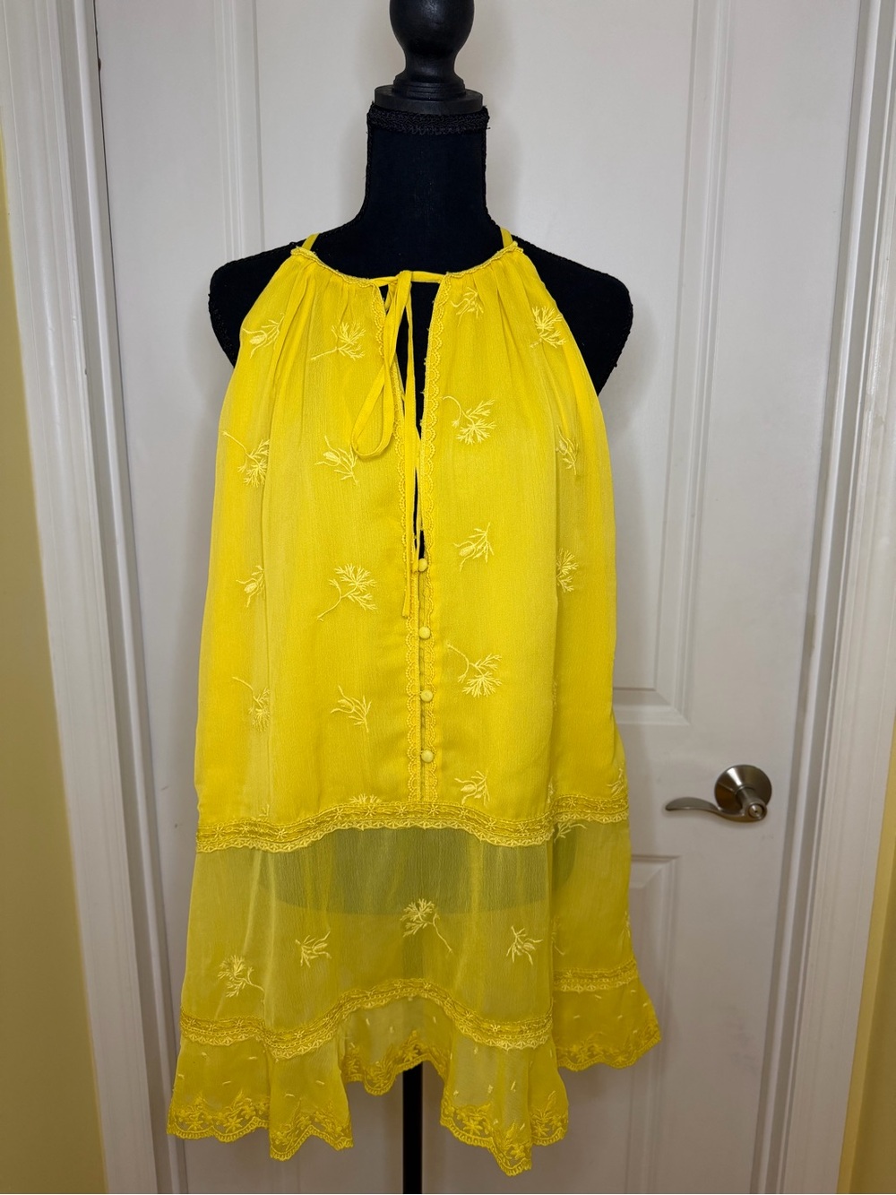 Alice + Olivia Bright Yellow Embroidered Halter Camisole, size 2, NWT